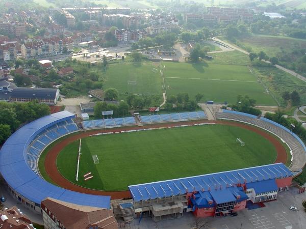 Drama u Srbiji: Trenera na stadionu udario grom, bore mu se za život