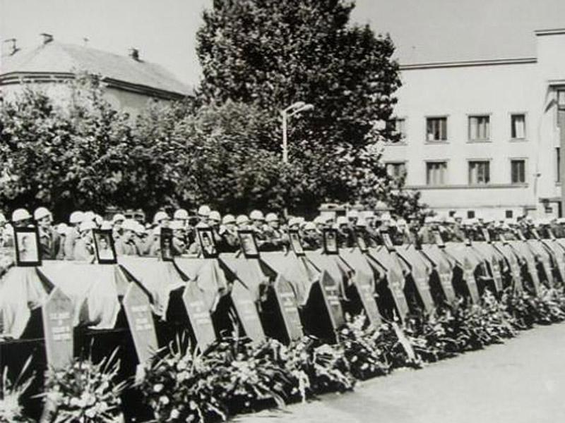 Prije 30 godina u Kreki je poginulo 180 rudara: Zbogom treća smjeno odzvanja i danas