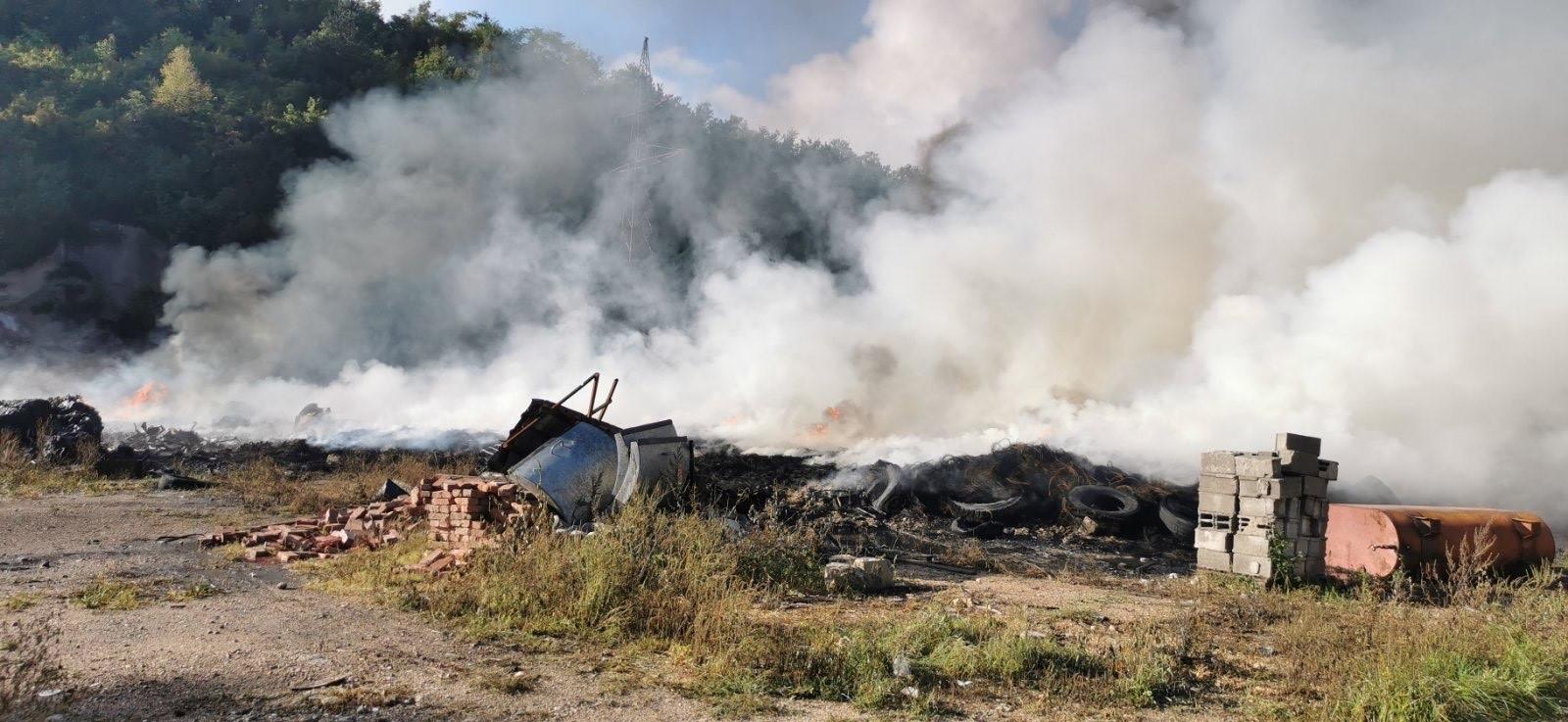 Vatra pod kontrolom, nema opasnosti od daljeg širenja