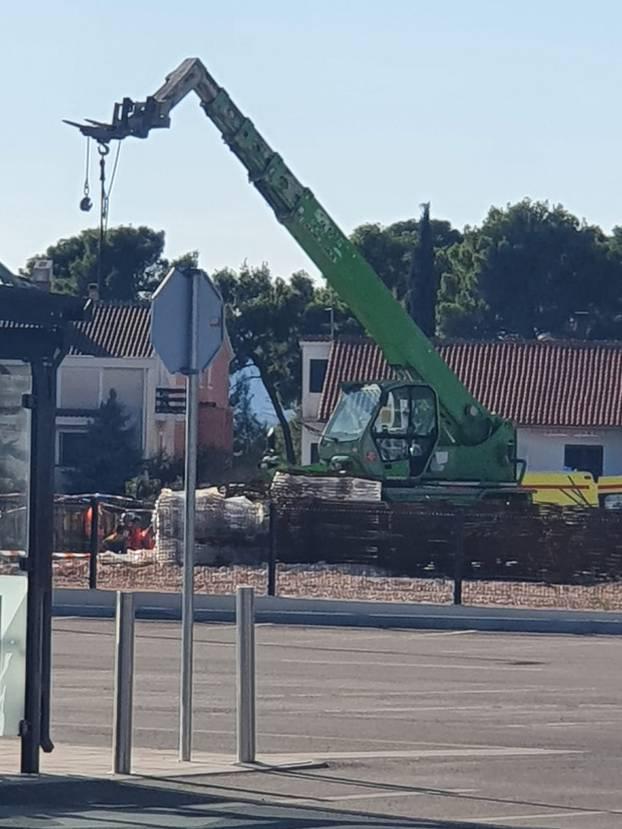 Petesetogodišnji radnik iz BiH povrijeđen nakon što je skočio iz viljuškara