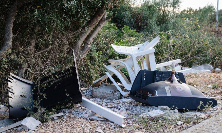 Zbog svađe televizor bacio kroz prozor, umalo ubio čovjeka