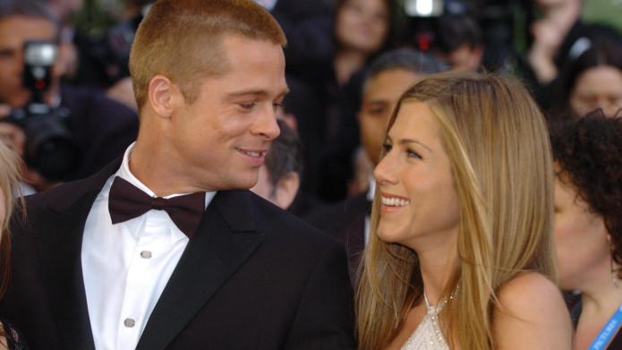 Dženifer Aniston i Bred Pit za istim stolom