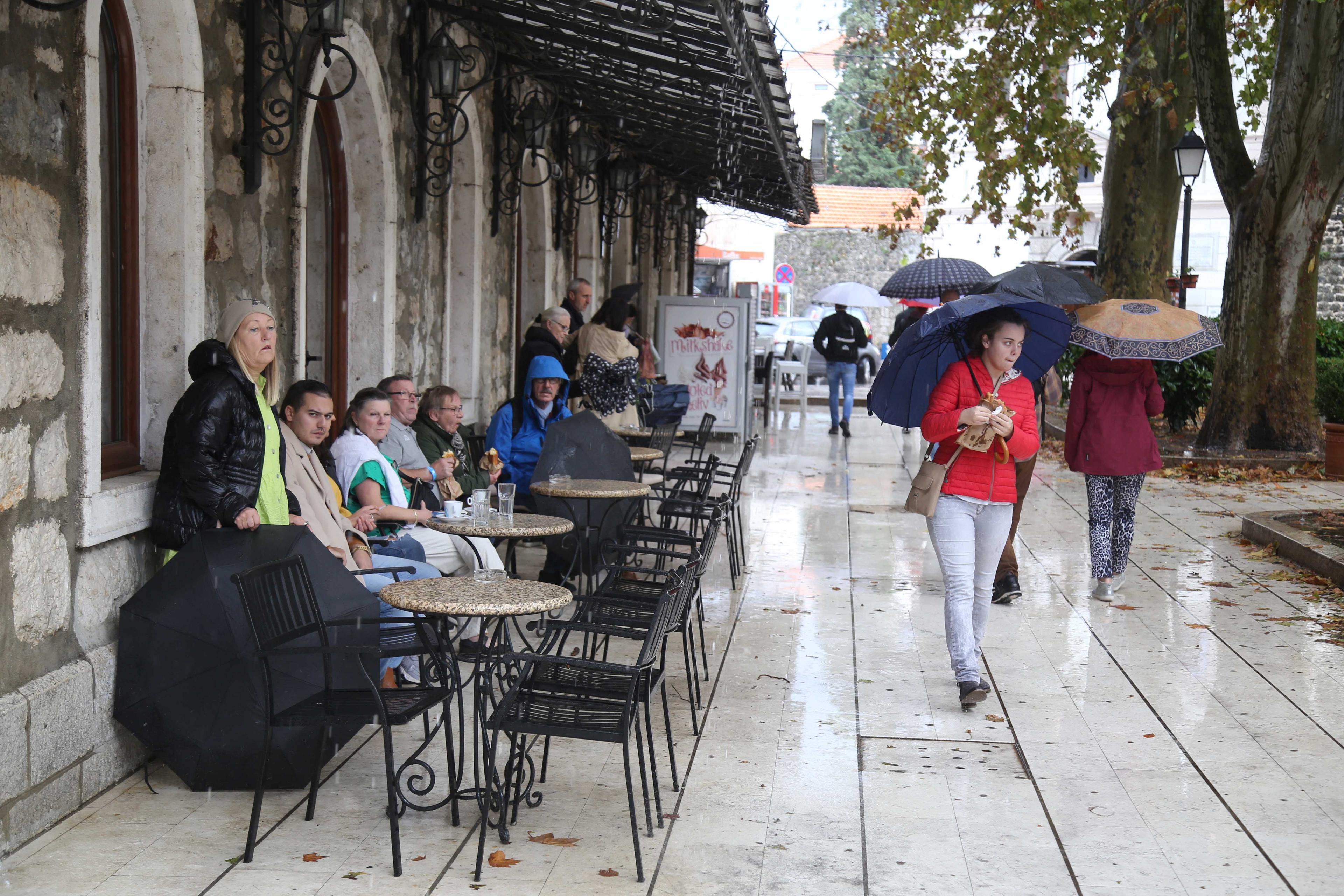 Poznata prognoza za vikend: Kiša, vjetar i pljuskovi, a temperatura dosta niža