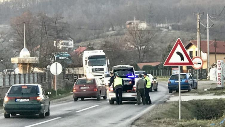 U prevrtanju kombija povrijeđen vozač