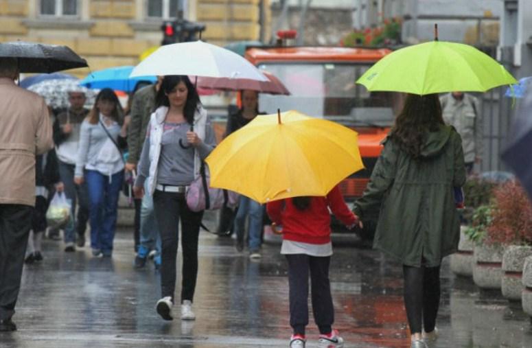 Oblačno s kišom, na planinama snijeg