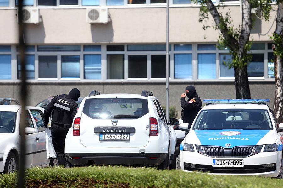 Manijak uhvaćen na djelu: Krijući fotografirao i snimao djevojke u ženskom toaletu tržnog centra