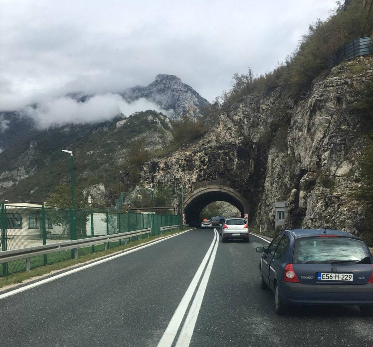 Nakon sudara Caddy je ostao u tunelu - Avaz