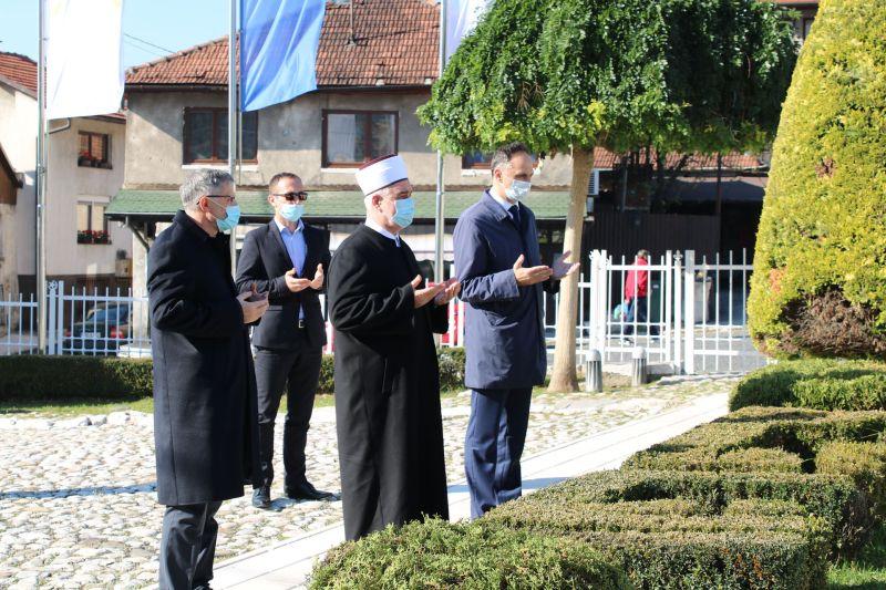 Reis Kavazović: Izuzetno je važno da se sjećamo lika i djela našeg predsjednika Alije Izetbegovića - Avaz