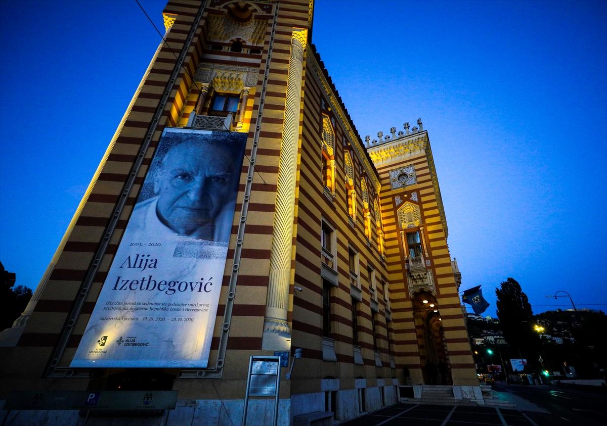 JU Muzej "Alija Izetbegović" izložbu organizuje u saradnji sa Fondacijom "Alija Izetbegović" - Avaz