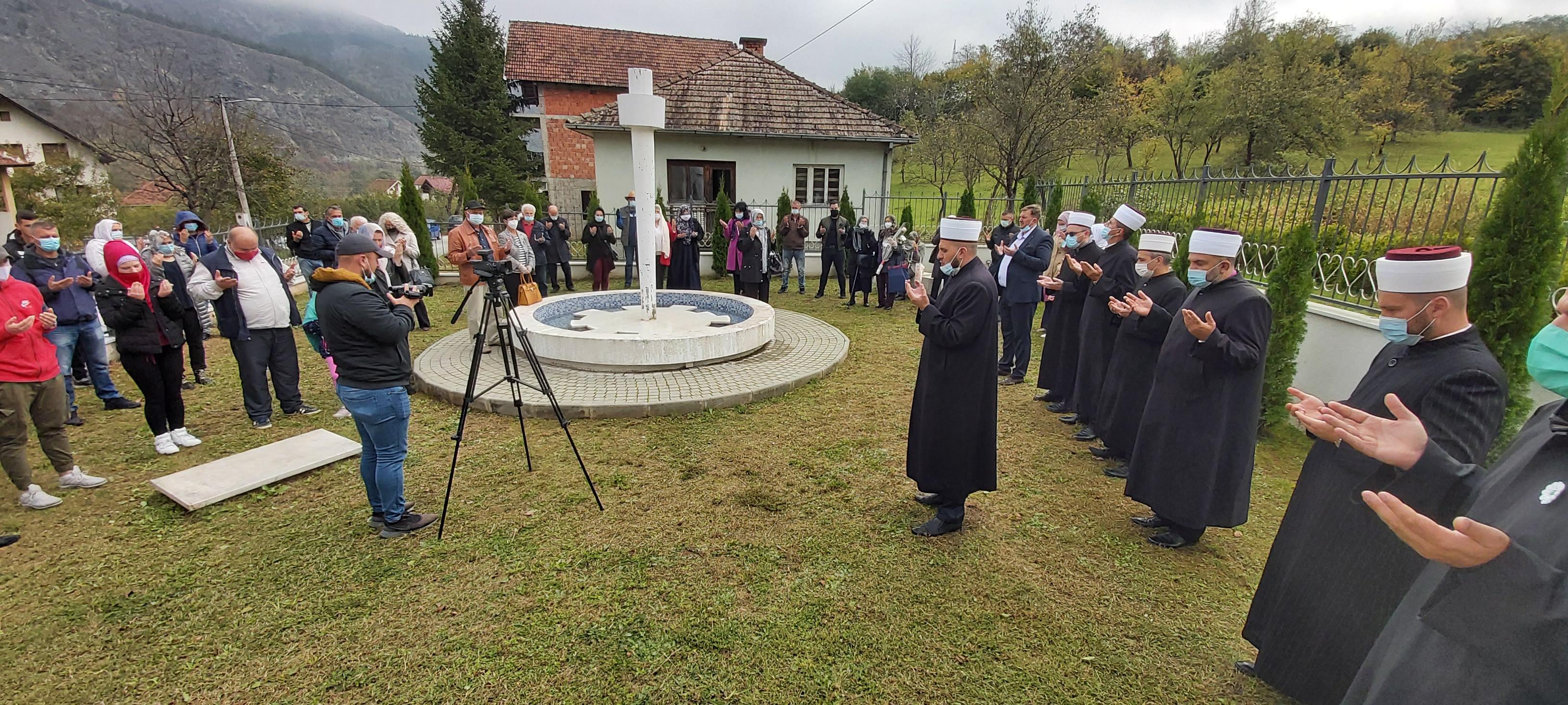 Odavanje počasti u Sjeverinu - Avaz