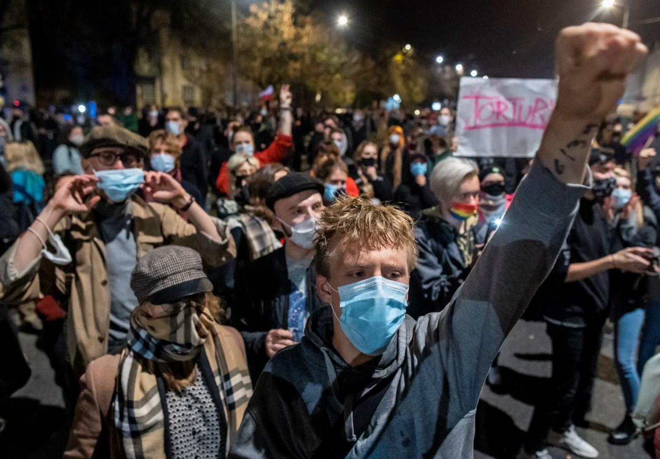 Poljska policija uhapsila 15 ljudi nakon protesta zbog presude o abortusu