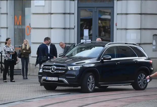 Mercedes ima klimatizirana električno pokretna sjedišta presvučena kožom - Avaz