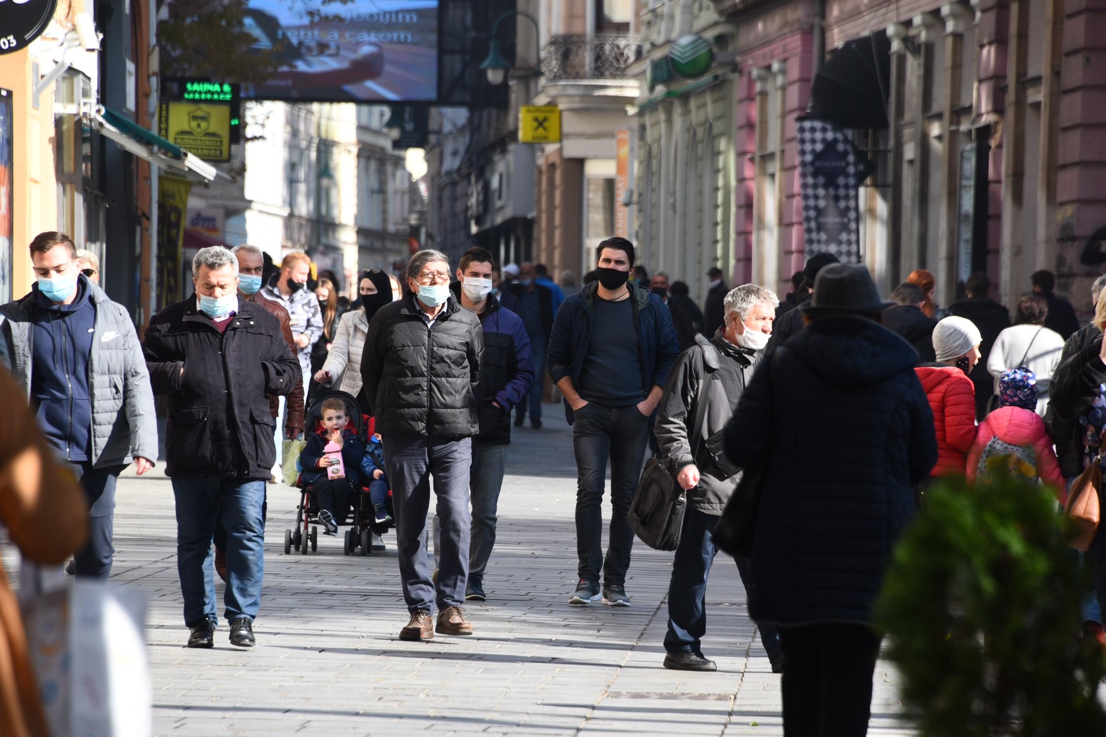 Osim obaveznih maski, higijene, ograničenog broja okupljenih na jednom mjestu, drugih mjera nema - Avaz