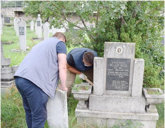 Kako su pali roditelji iz pakla: Bebu sahranili u tuđem grobu, pa lagali da nije ni rođena