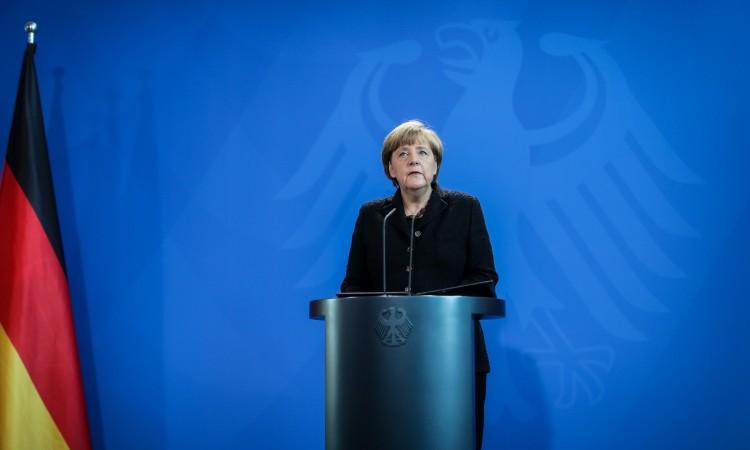 Merkel: Domovi za stare i nemoćne prioritet u vakcinaciji protiv virusa