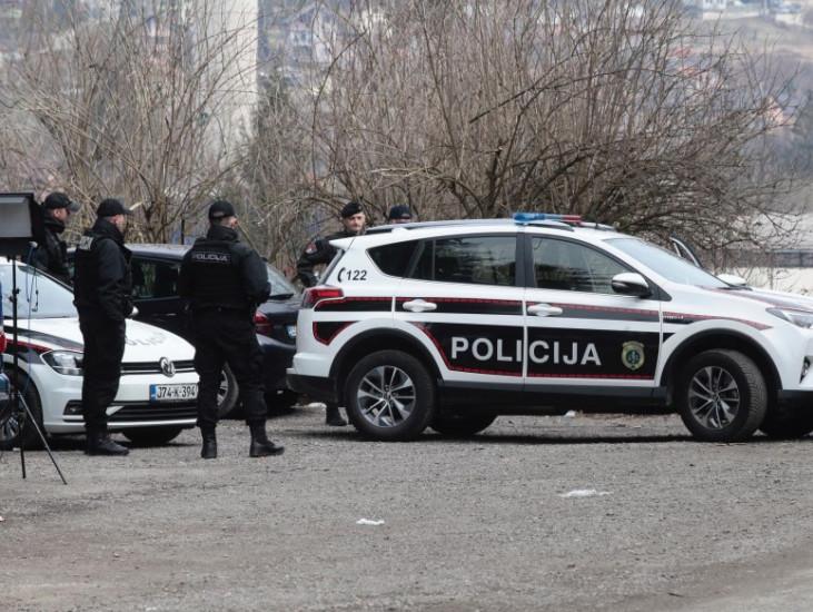 Migrant u Blažuju brutalno napao sarajevske policajce: Jednom izbijen zub