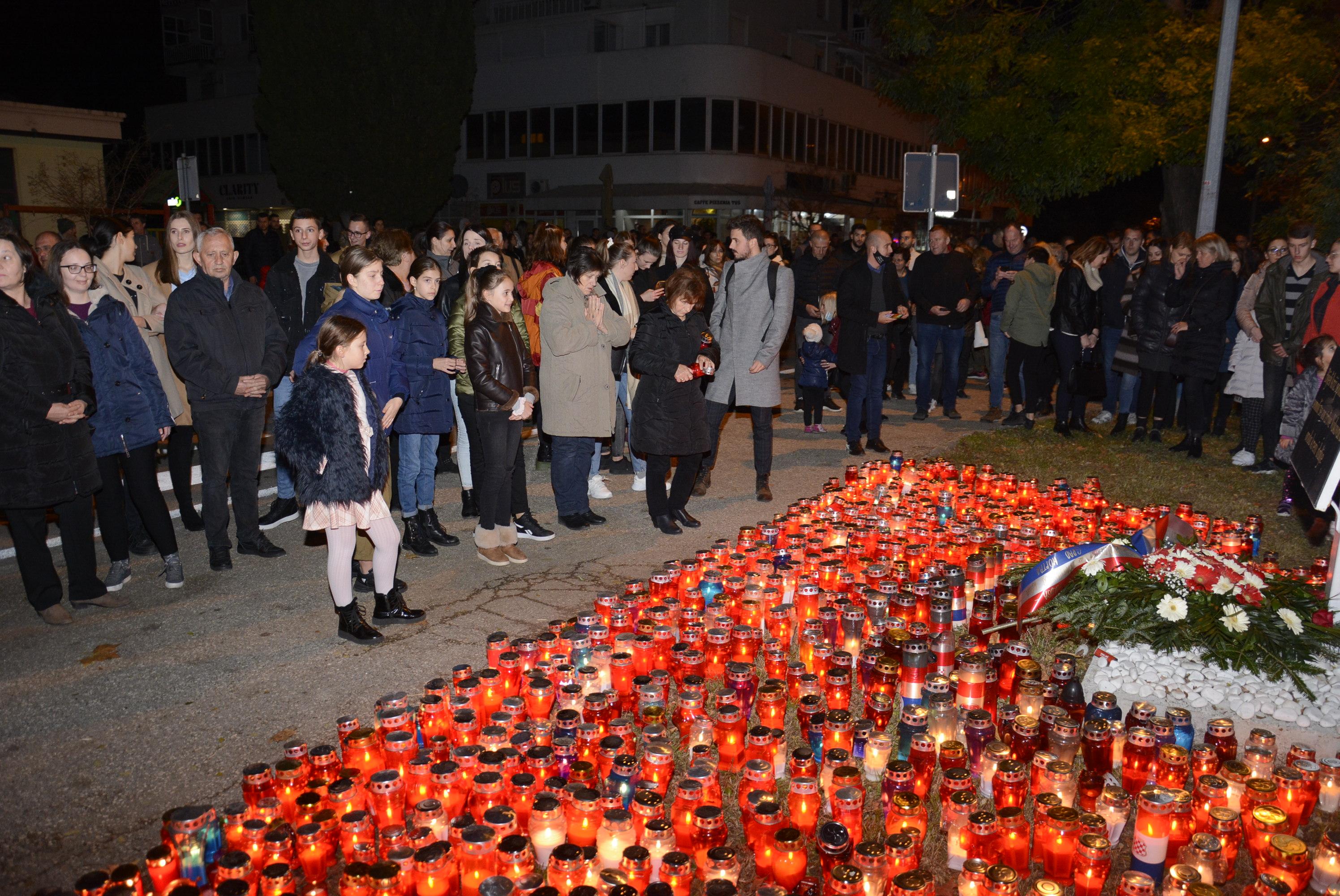 Dan sjećanja na žrtvu Vukovara obilježen večeras u Mostaru