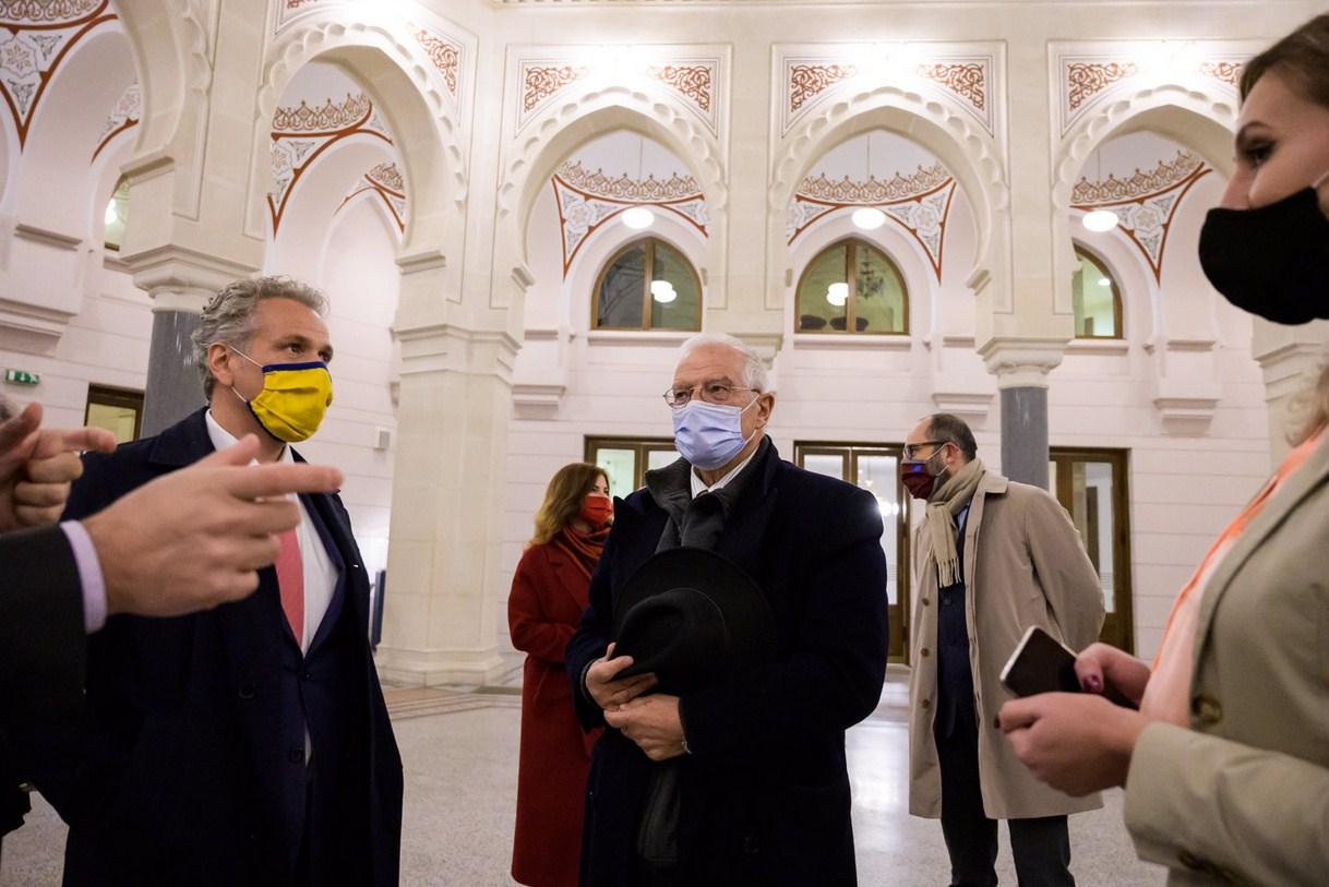 Borelj i Satler prošetali Baščaršijom, posjetili Bezistan i Vijećnicu