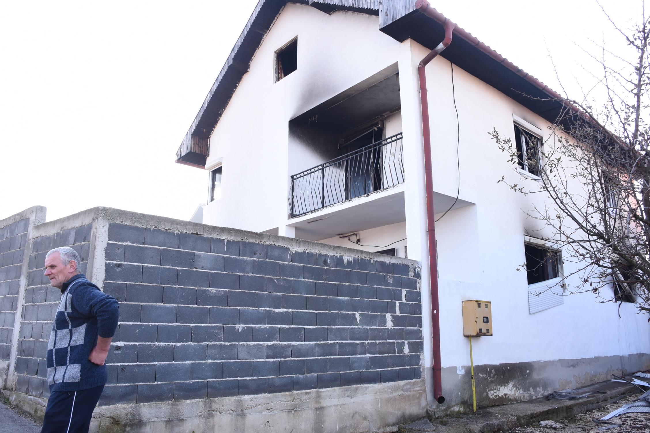 Na Širokači sinoć pucano na muškarca nakon čega mu je zapaljena kuća