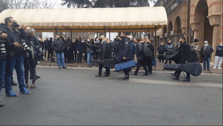 Stigao i orkestar na sahranu Džeja - Avaz