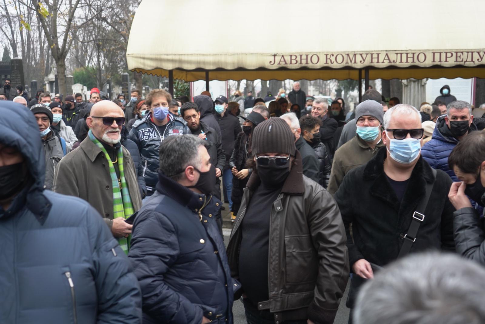 Prijatelji i porodica opraštaju se od Džeja Ramadanovskog - Avaz