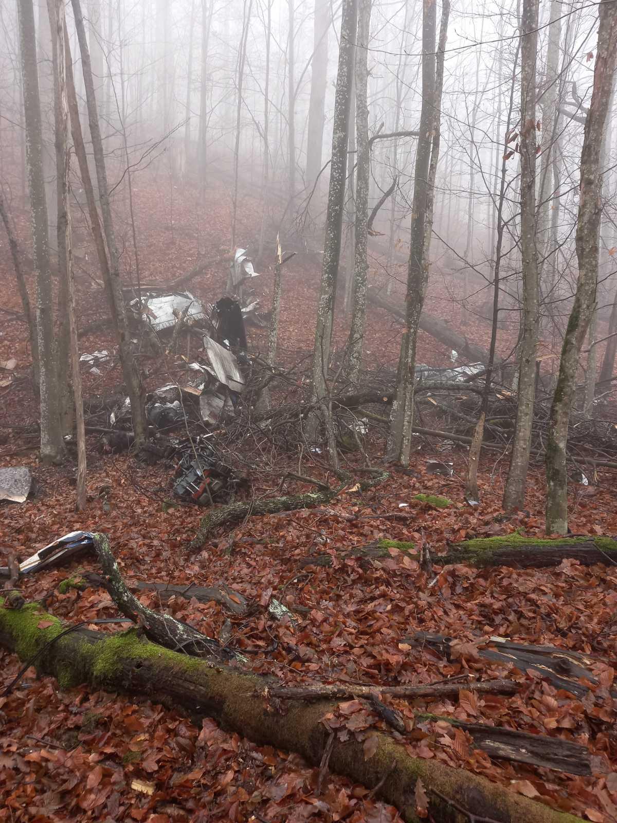 Izvlačenje olupine otežava nepristupačan teren - Avaz