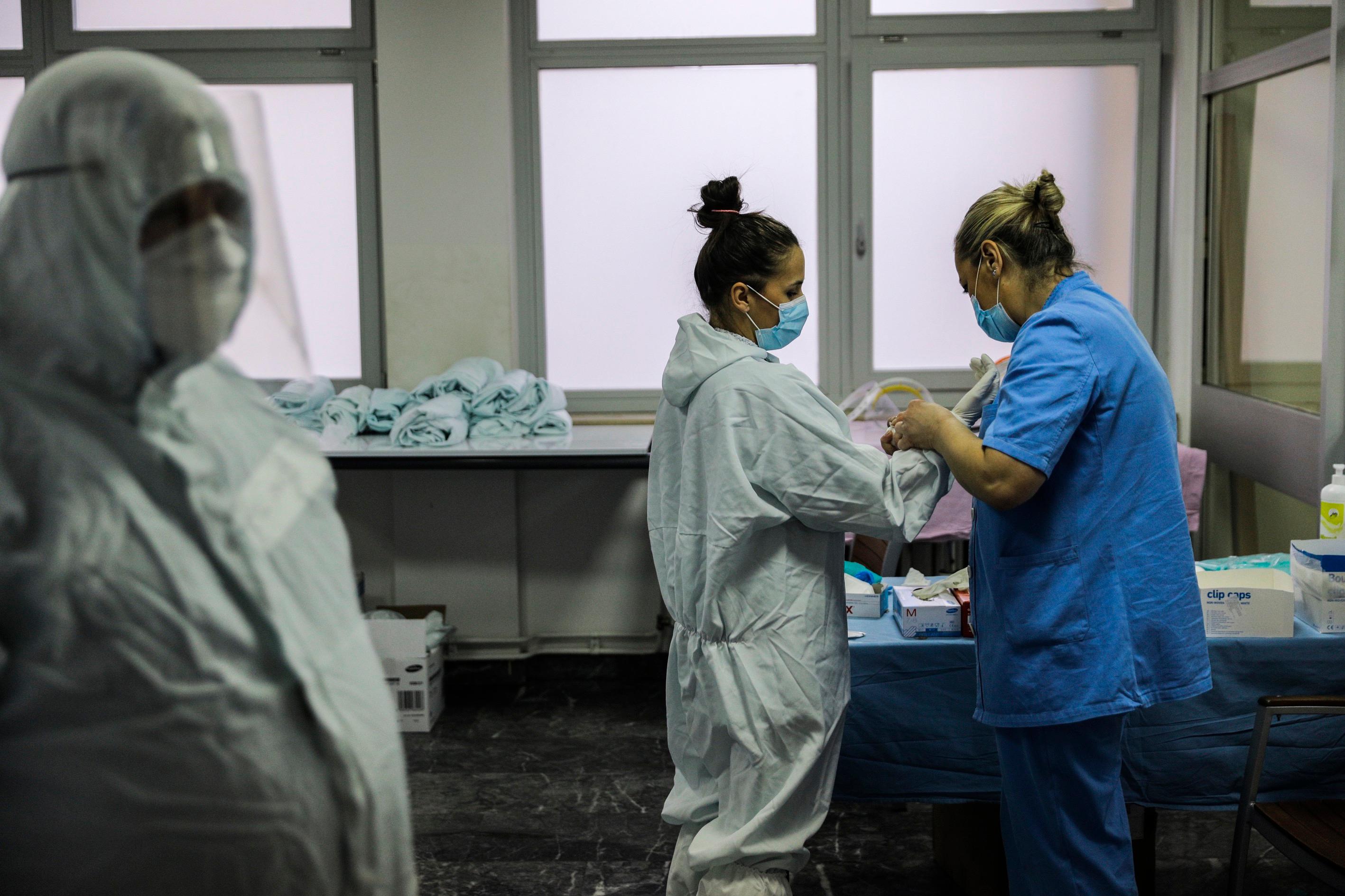 Anadolu Agency's team visited the medical staff in the COVID-19 department - Avaz