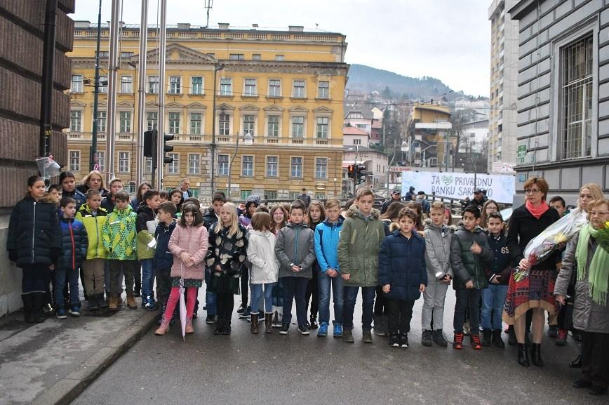 Godišnjica masakra ispred OŠ "Safvet-beg Bašagić": Agresorska granata ubila osmero sugrađana