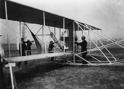 Na današnji dan braća Rajt uspjela poletjeti svojim avionom