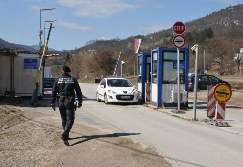 Stanovnici RS moraju pokazati i tačnu adresu na kojoj će boraviti za vrijeme izolacije - Avaz