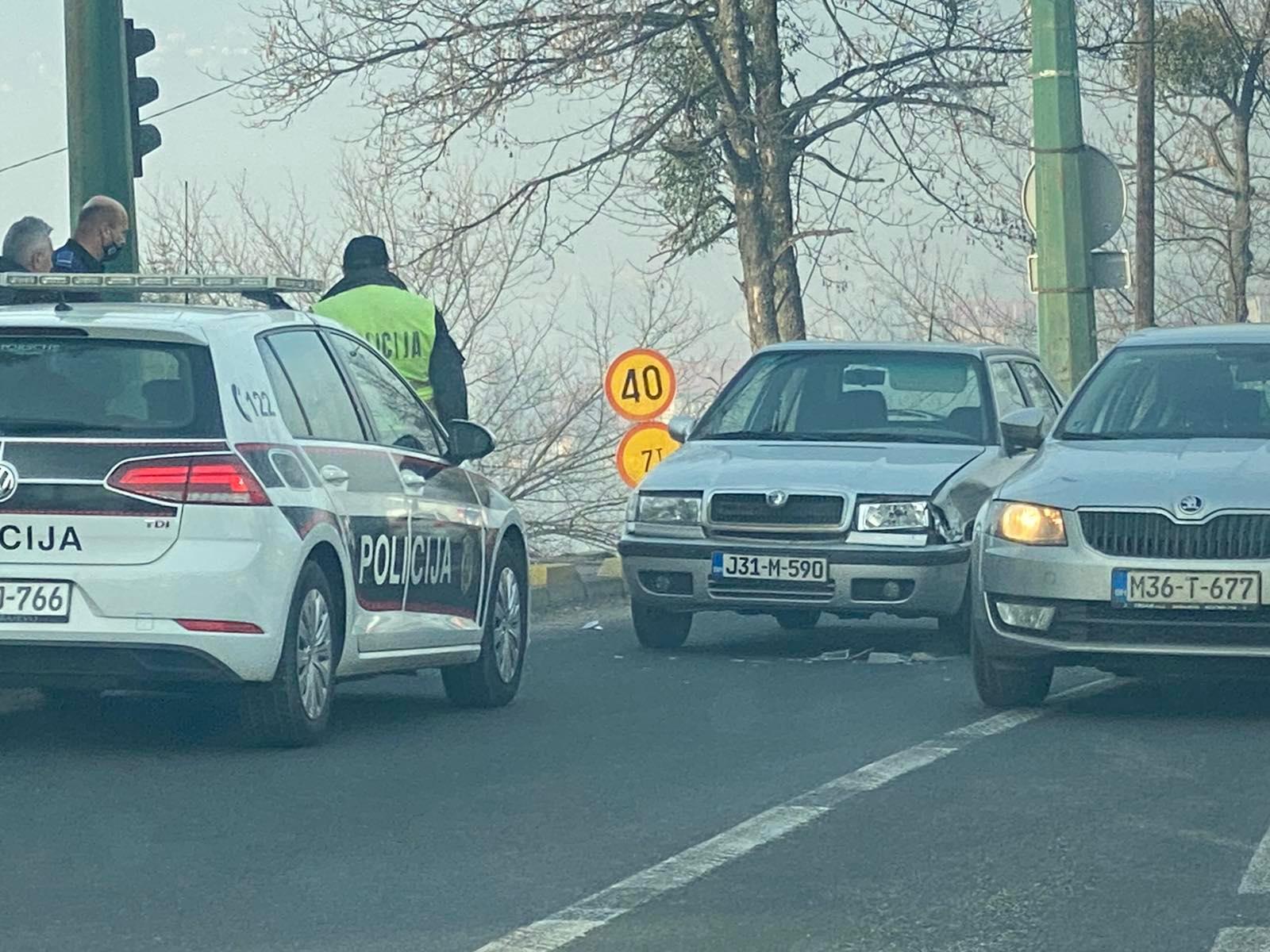 Zbog saobraćajne nesreće na Kobiljoj Glavi stvorile se velike gužve