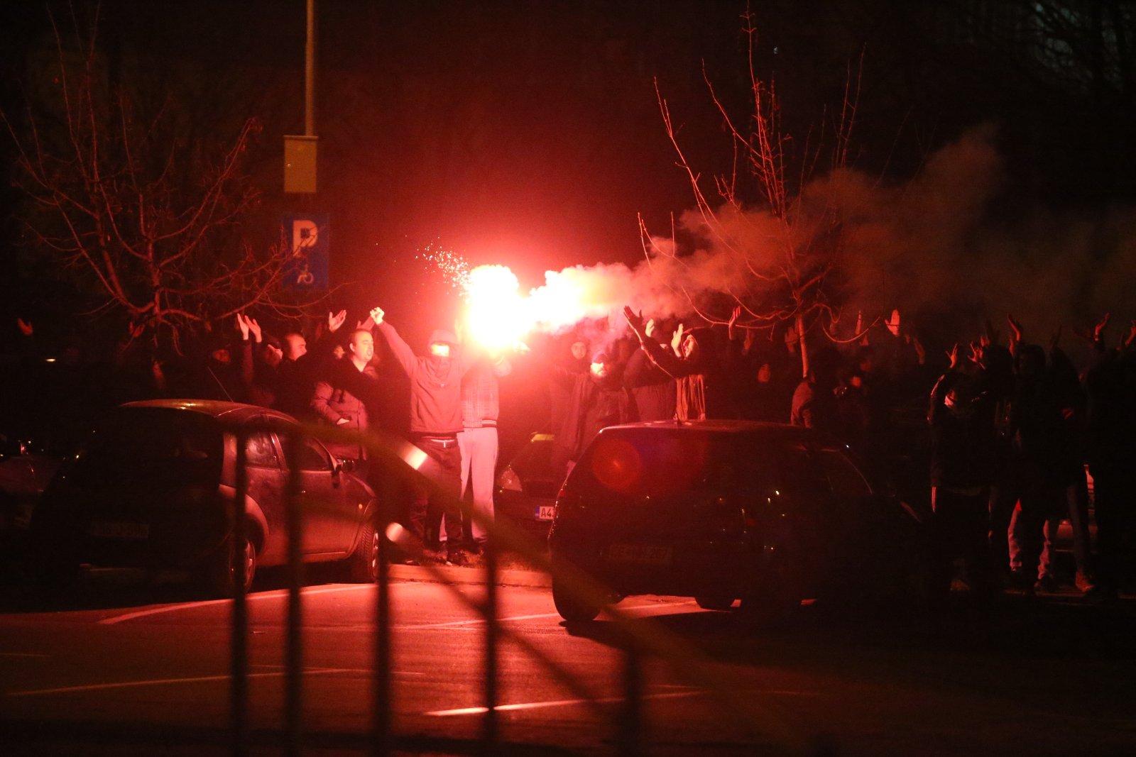 Okupljanje ispred Tužilaštva - Avaz