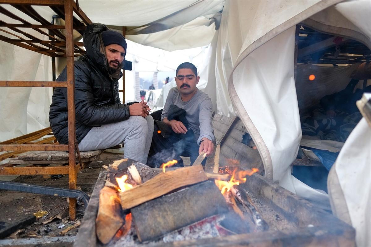 Migranti u "Lipi" očajni: Smrzavamo se, želimo pomoć EU, nismo kriminalci...