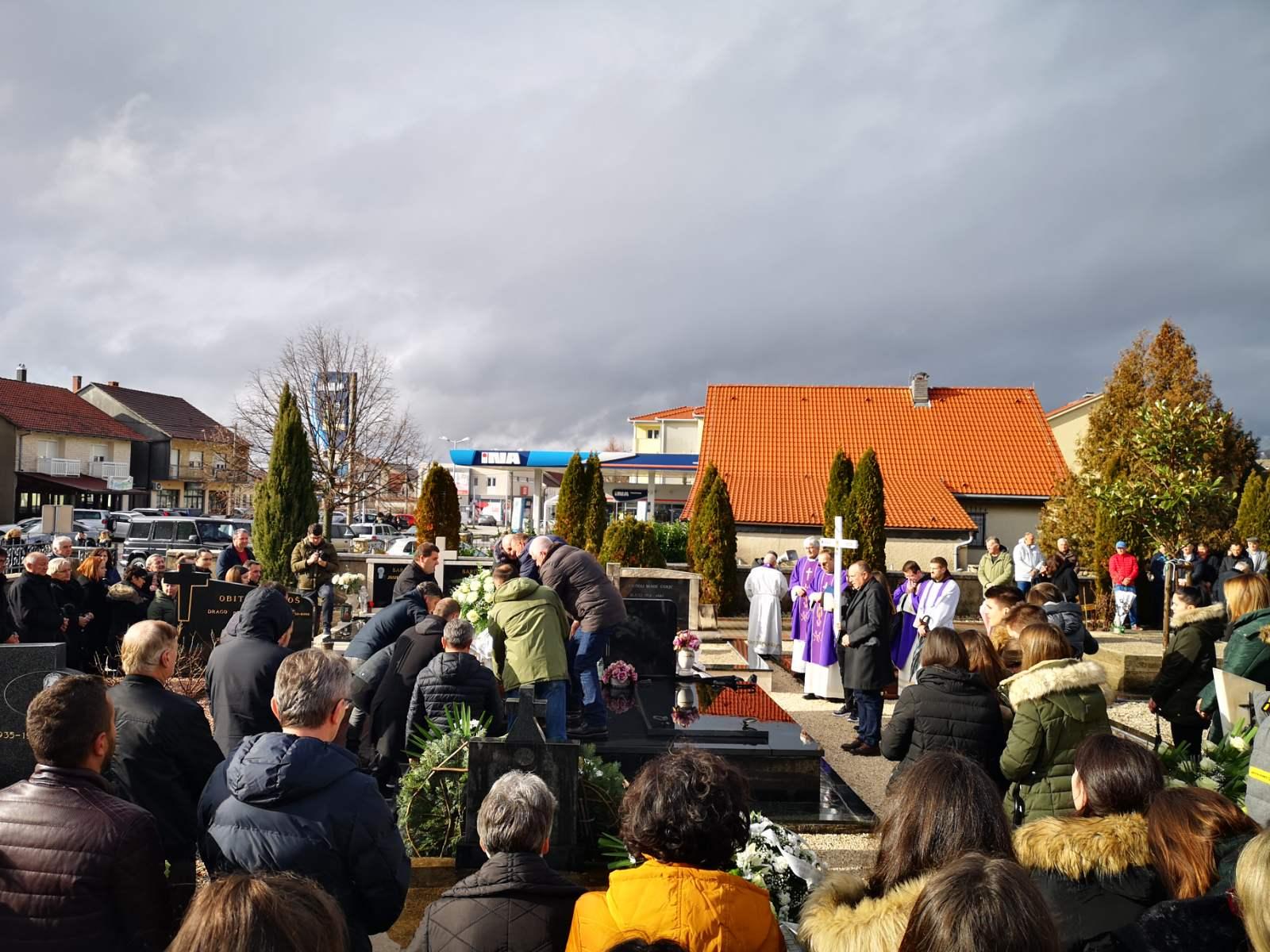 Jučer su sahranjeni Mirela Rezo i Stjepan Jukić - Avaz