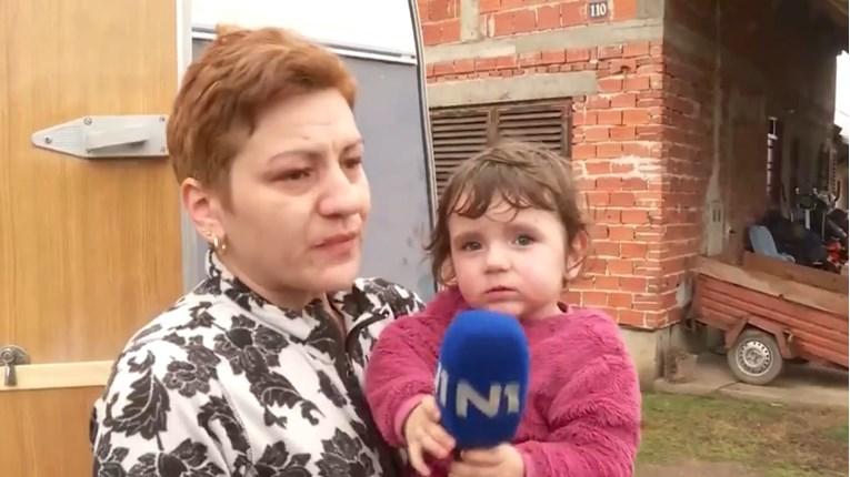 Djevojčica iz potresom razorenog sela mami brisala suze: Nemoj plakati mama