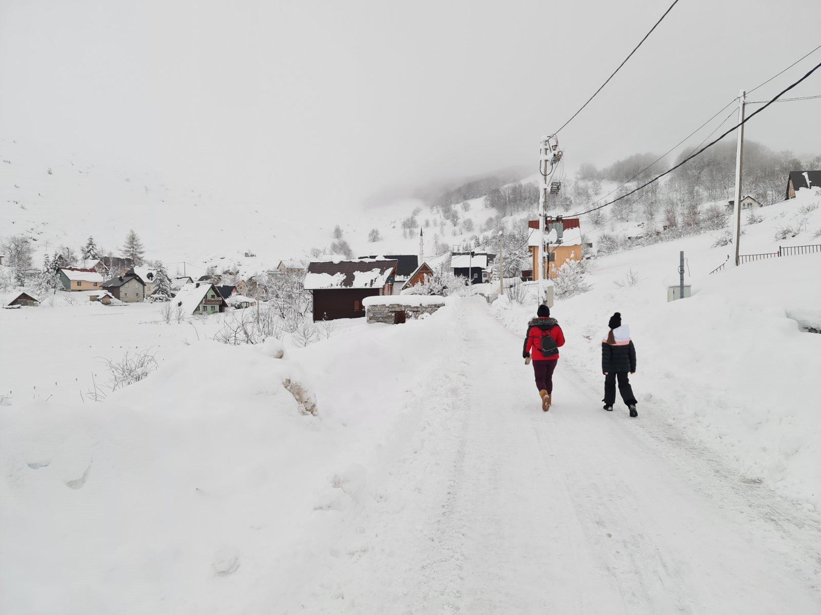 Snježni prekrivač na Bjelašnici ovih dana dosezao i do 169 centimetara, problemi za lokalno stanovništvo