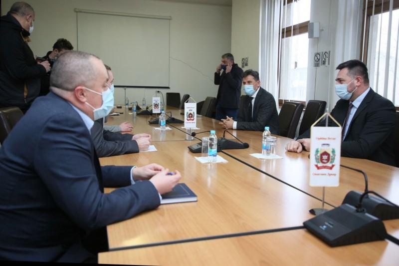 After the meeting with the mayors of the three municipalities, Novalić stated that those local communities have almost identical problems with refugees, economy, infrastructure and budget maintenance - Avaz