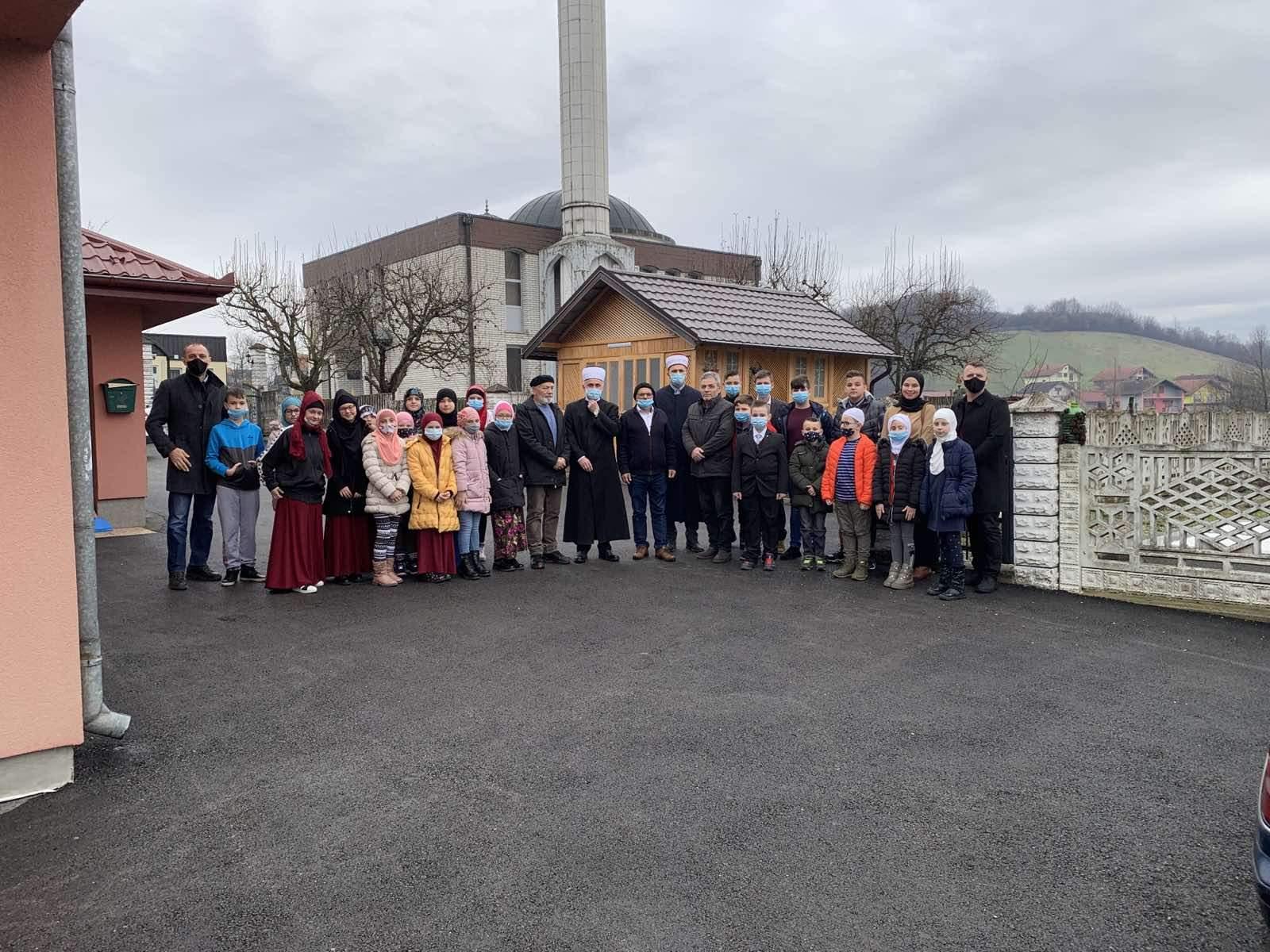 Učenica medrese podučila 23 djece učenju Kur'ana