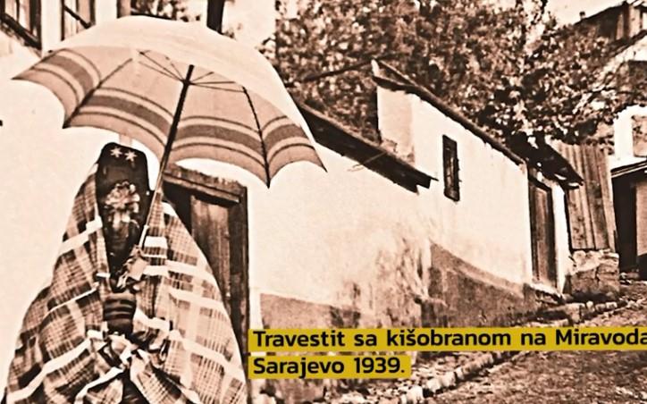 Na Mihrivodama u Sarajevu 1939. godine fotografisan transvestit s kišobranom