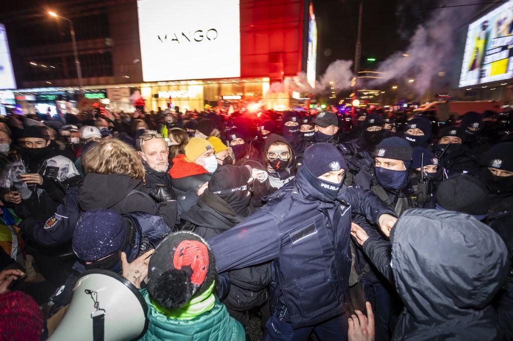 Žene u Poljskoj se sve češće odlučuju na ilegalne abortuse - Avaz