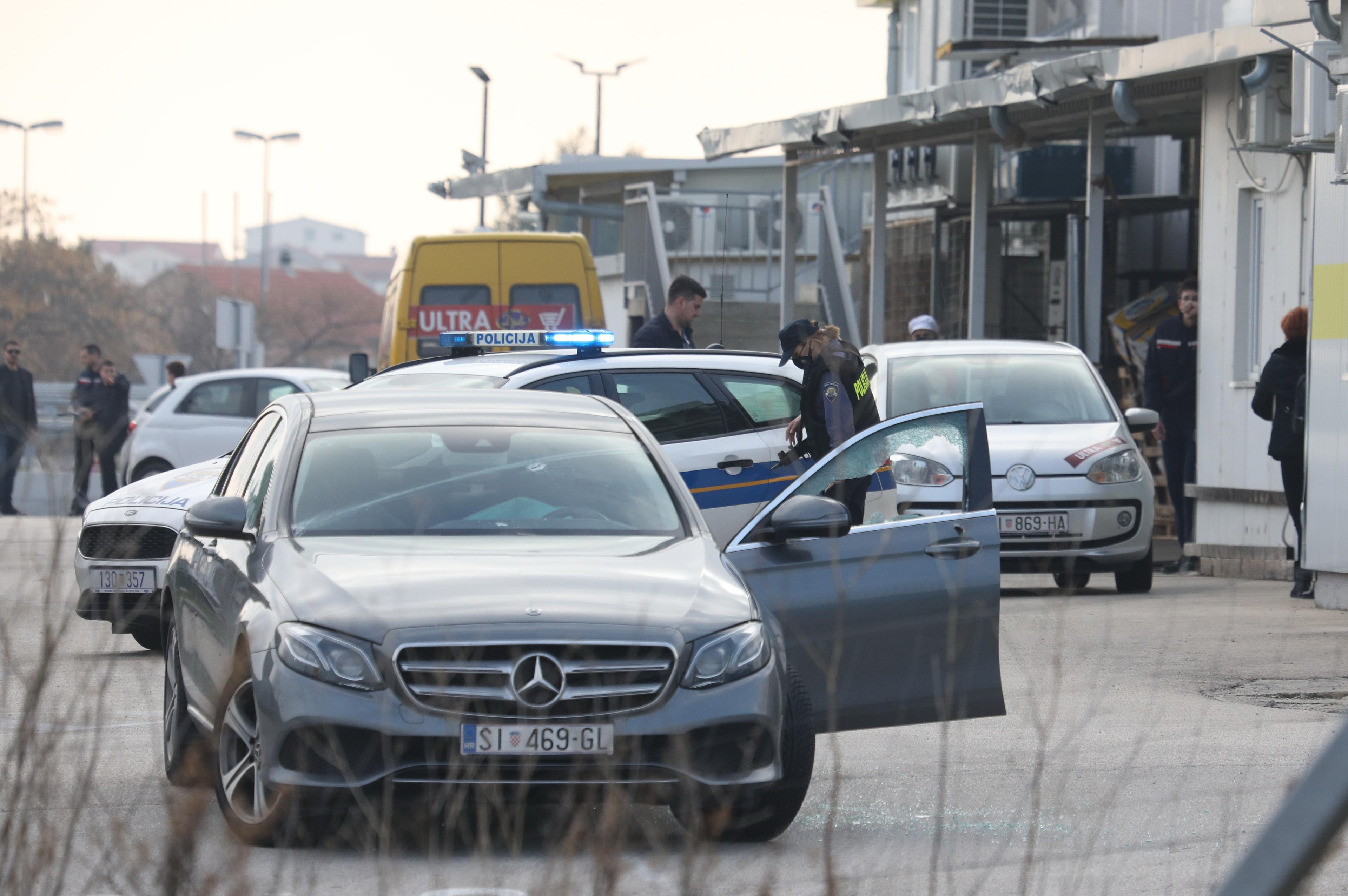 Izrešetani automobil Tedija Slamića - Avaz