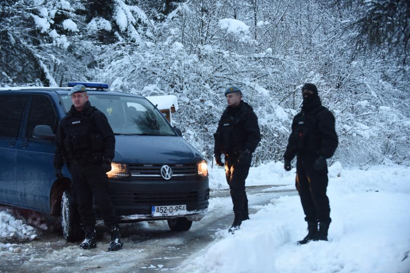 U potrazi učestvovalo hiljade policajaca - Avaz