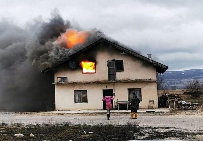 Povrijeđenih u požaru nije bilo - Avaz