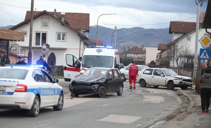 U sudaru dva vozila povrijeđen maloljetnik