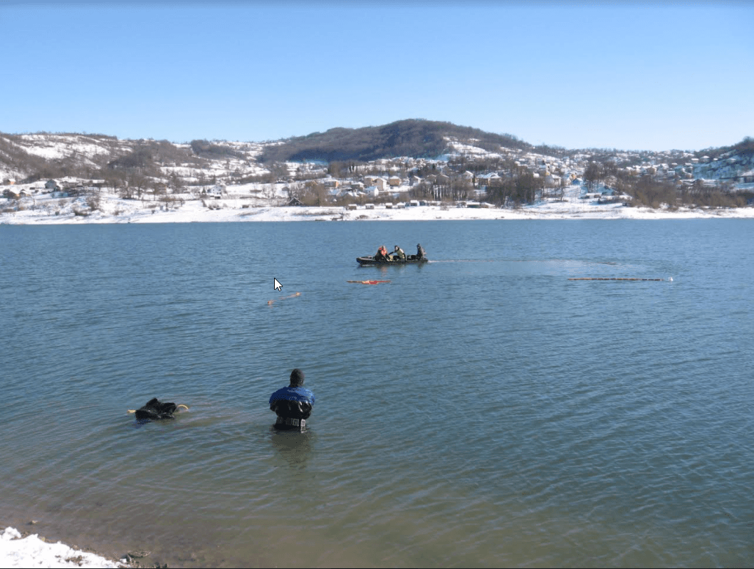 Jezero između Ugljevika i Sapne - Avaz