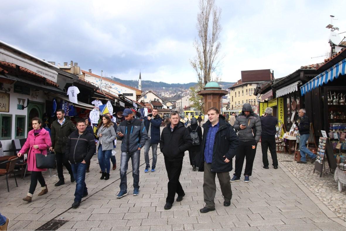 Oblačno s kišom, u višim područjima snijeg