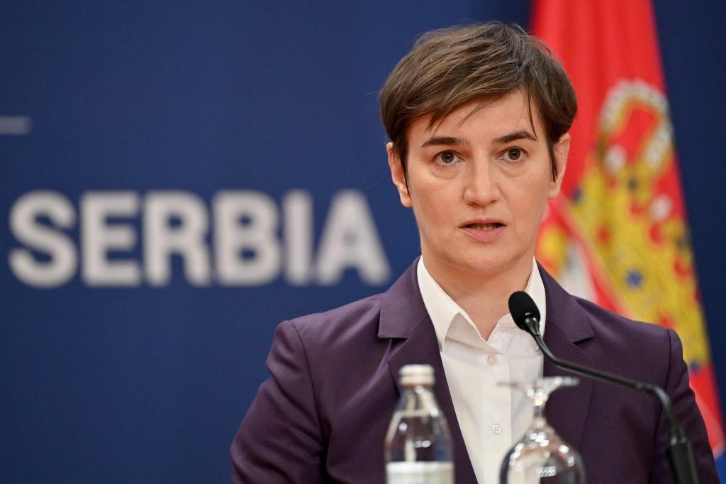 Brnabić: Možemo da sjedimo na vakcinama i da čekamo, a možemo i da damo zemljama oko nas i pomažemo