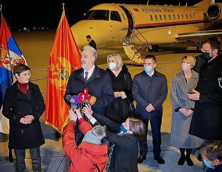 Premijer Zdravko Krivokapić na aerodromu - Avaz