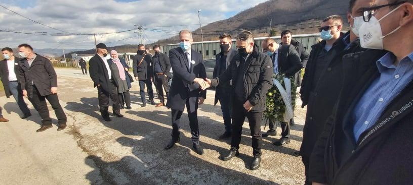 They laid flowers in Potočari - Avaz