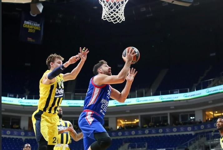 Anadolu Efes slavio u turskom derbiju, Musa nije bio u timu